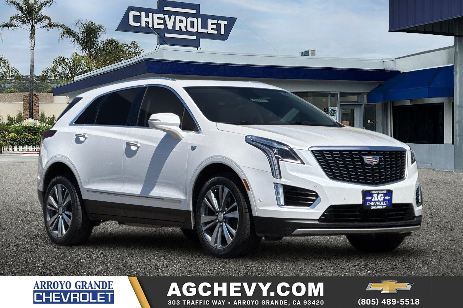 2021 Cadillac XT5 FWD Premium Luxury in Crystal White Tricoat — front three-quarter view