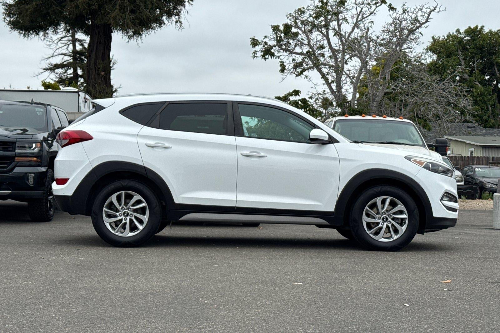 2018 Hyundai Tucson — interior view